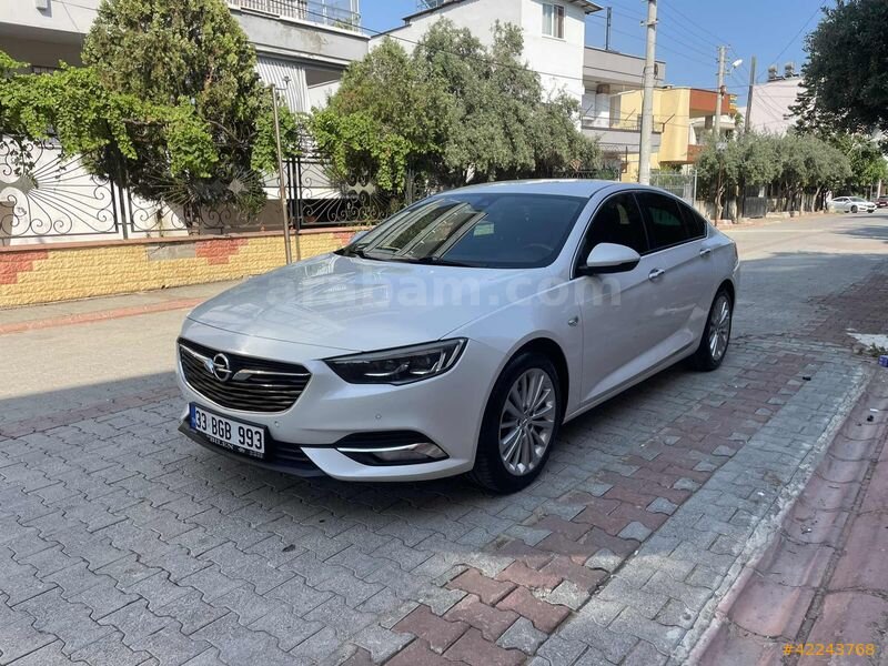Galeriden Opel Insignia 1.6 CDTI Sport 2017 Model Mersin 245.000 km Beyaz