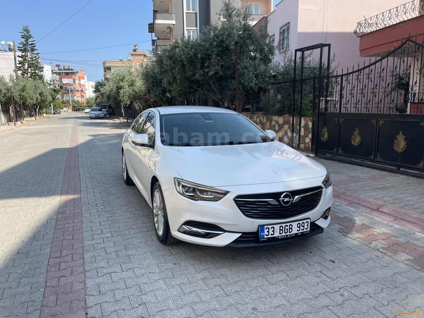 Galeriden Opel Insignia 1.6 CDTI Sport 2017 Model Mersin 245.000 km Beyaz 2