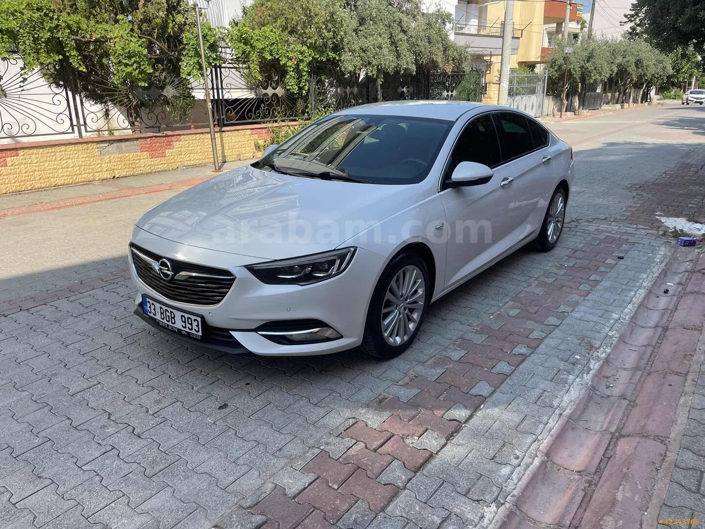 Galeriden Opel Insignia 1.6 CDTI Sport 2017 Model Mersin 245.000 km Beyaz 5