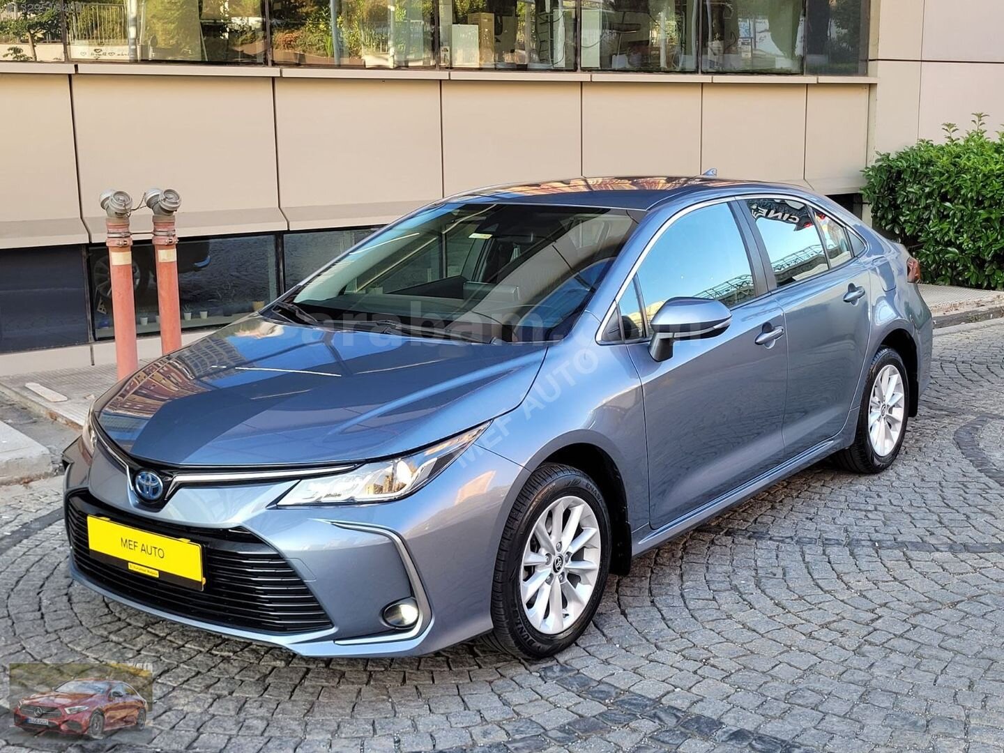 Galeriden Toyota Corolla 1.8 Hybrid Dream 2022 Model İstanbul 97.000 km Füme 2