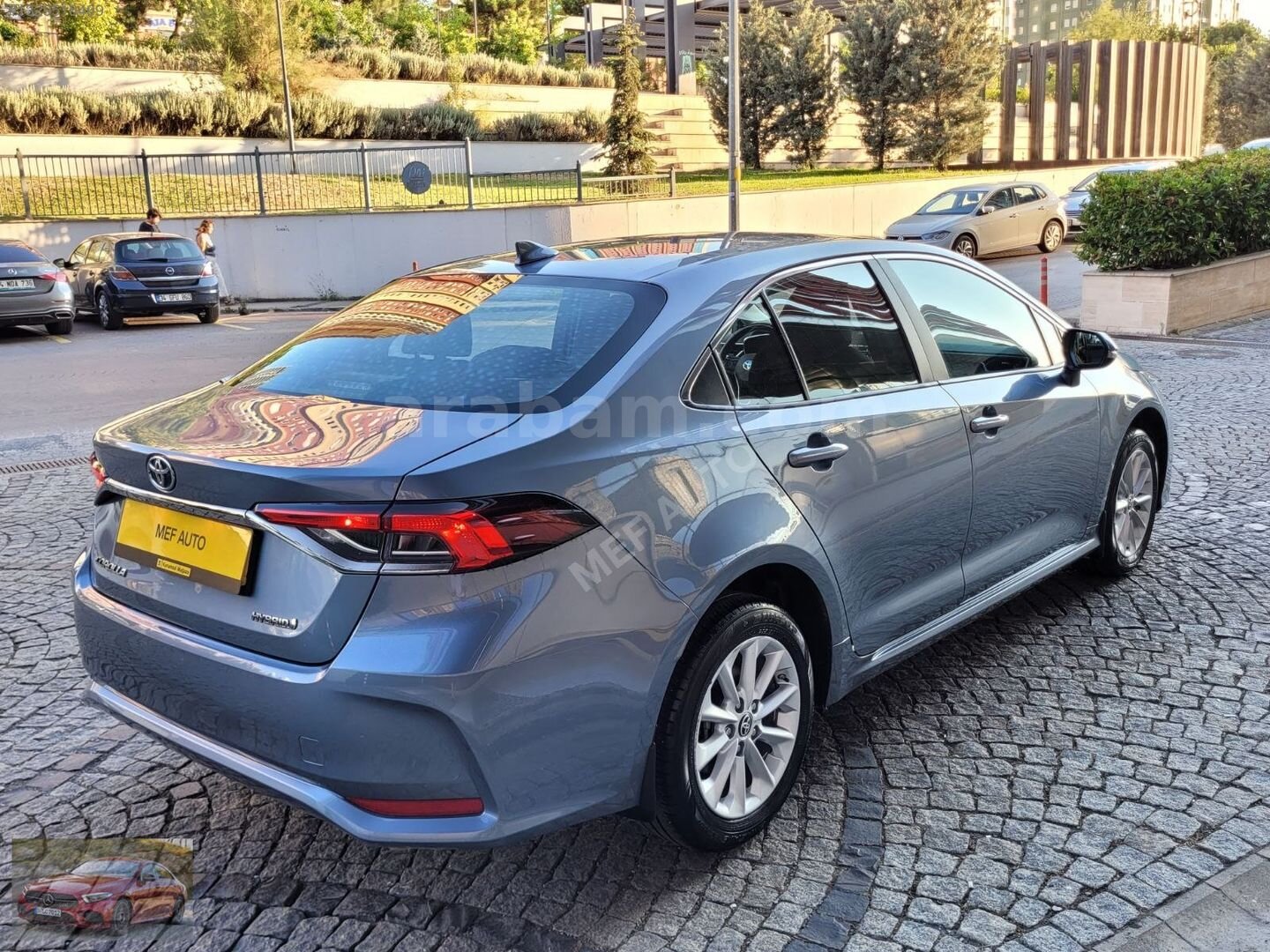 Galeriden Toyota Corolla 1.8 Hybrid Dream 2022 Model İstanbul 97.000 km Füme 6