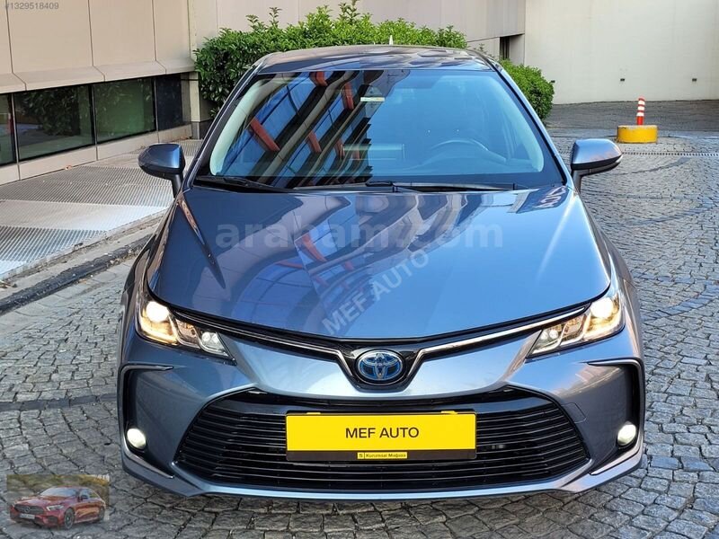 Galeriden Toyota Corolla 1.8 Hybrid Dream 2022 Model İstanbul 97.000 km Füme