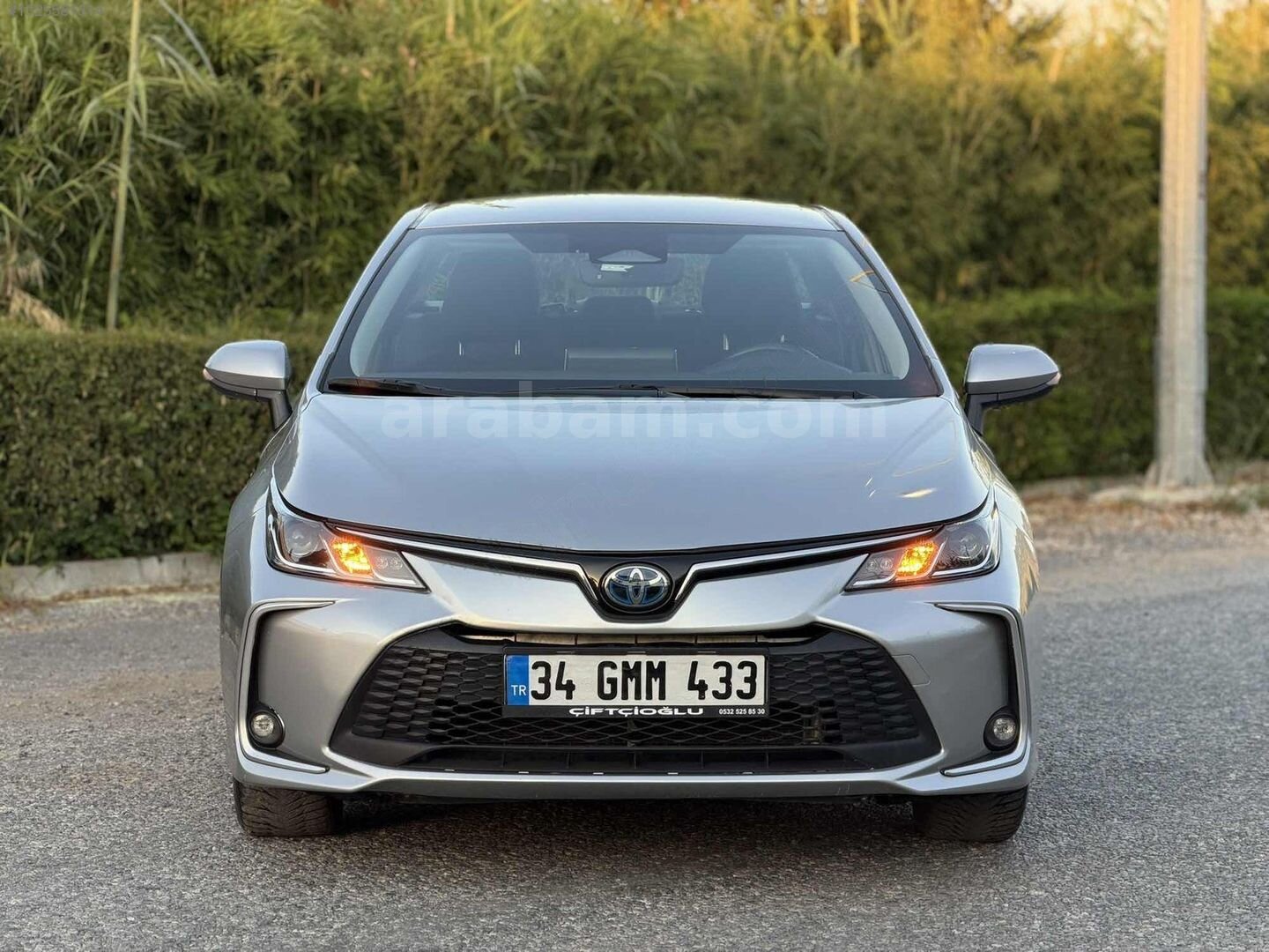Galeriden Toyota Corolla 1.8 Hybrid Dream 2023 Model Antalya 105.000 km Gri 1