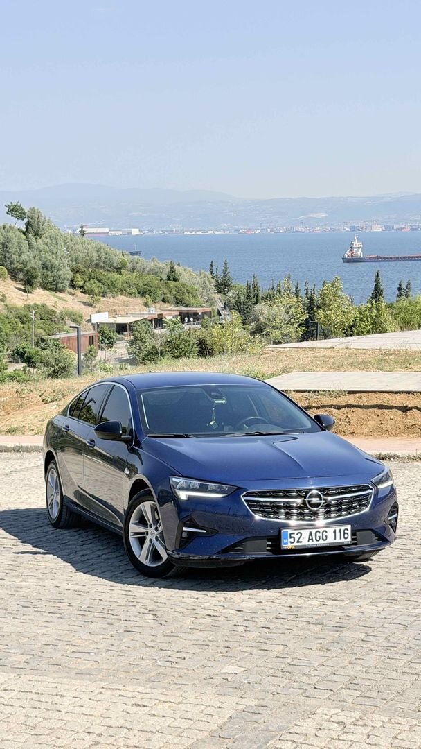 Sahibinden Opel Insignia 1.5 d Edition 2021 Model İstanbul 115.500 km Lacivert 3