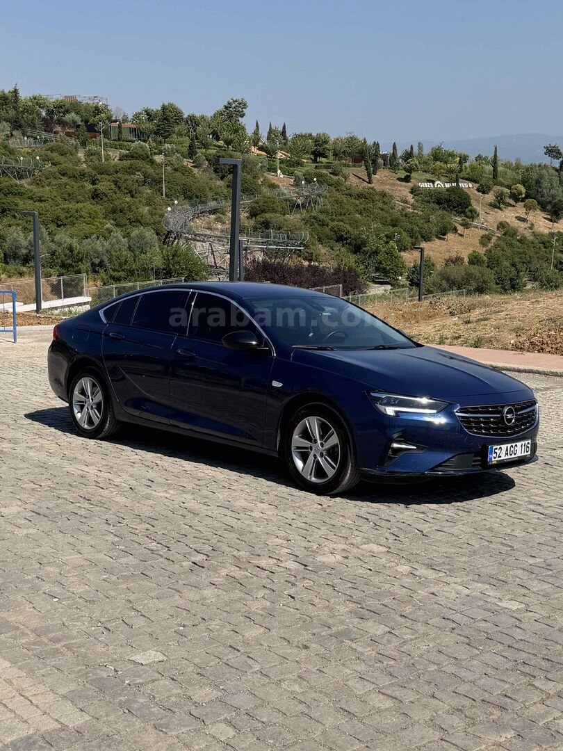 Sahibinden Opel Insignia 1.5 d Edition 2021 Model İstanbul 115.500 km Lacivert 5