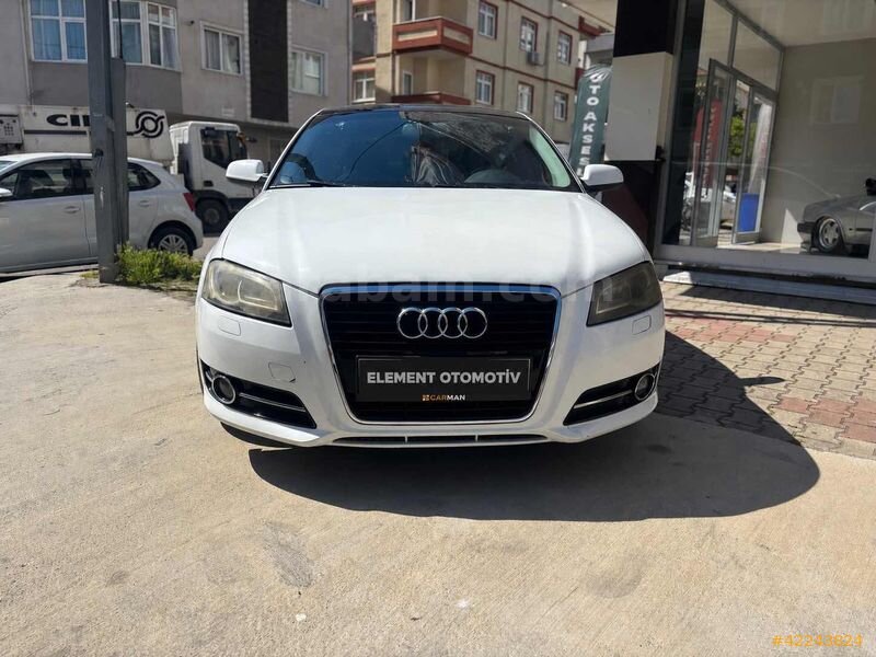 Galeriden Audi A3 Sportback 1.6 TDI Ambiente 2012 Model İstanbul 320.000 km Beyaz
