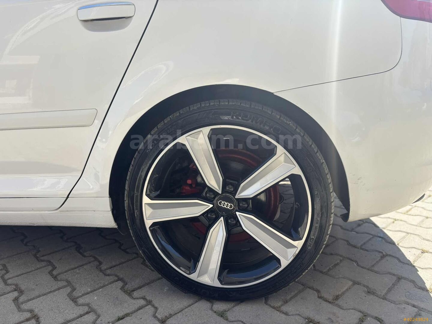 Galeriden Audi A3 Sportback 1.6 TDI Ambiente 2012 Model İstanbul 320.000 km Beyaz 4