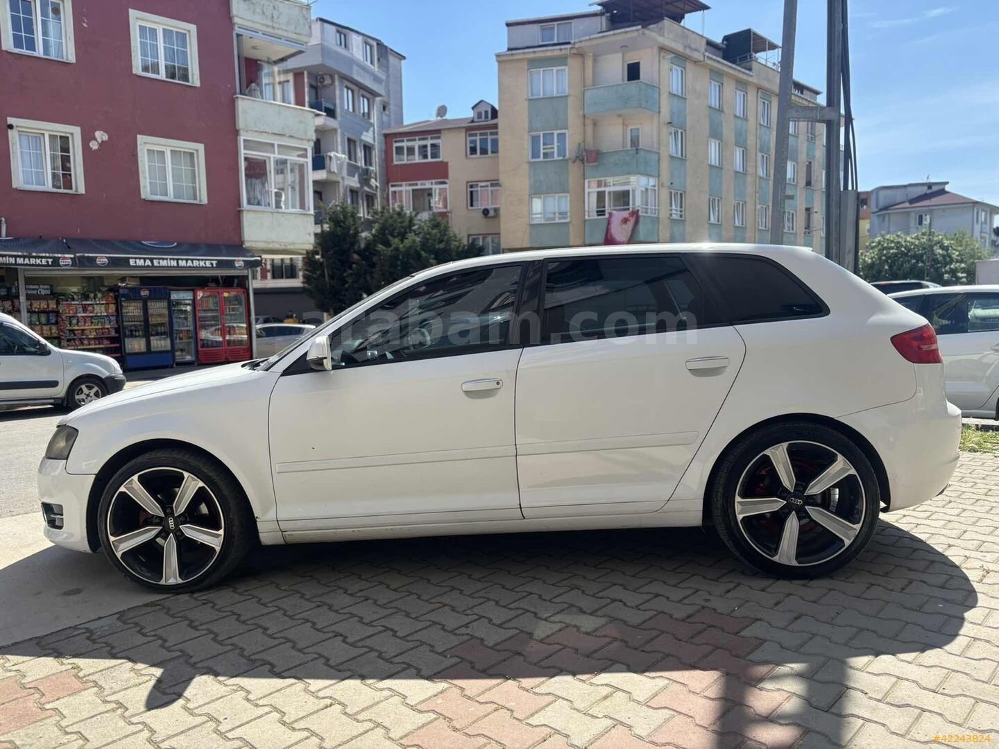 Galeriden Audi A3 Sportback 1.6 TDI Ambiente 2012 Model İstanbul 320.000 km Beyaz 3