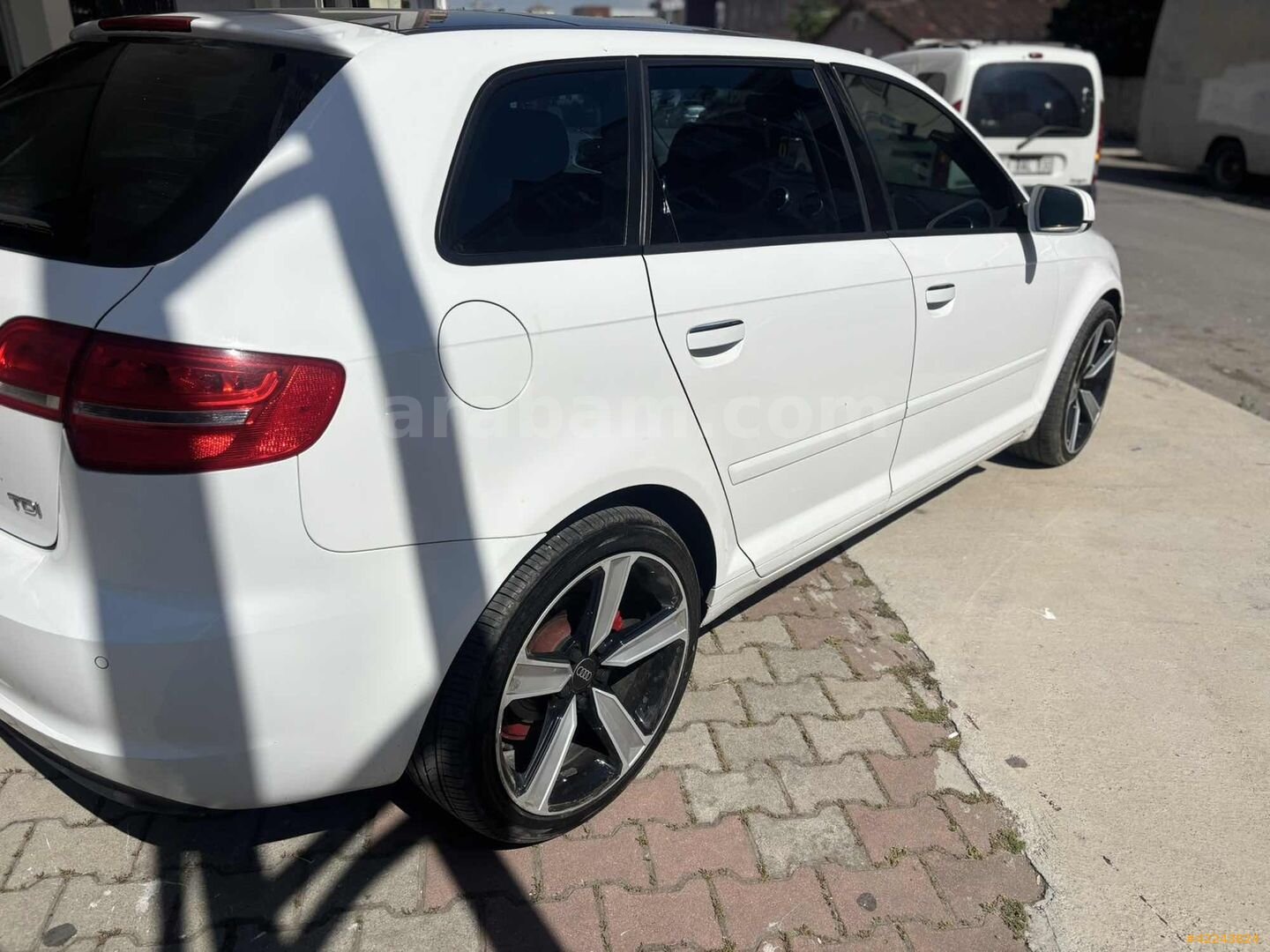 Galeriden Audi A3 Sportback 1.6 TDI Ambiente 2012 Model İstanbul 320.000 km Beyaz 5