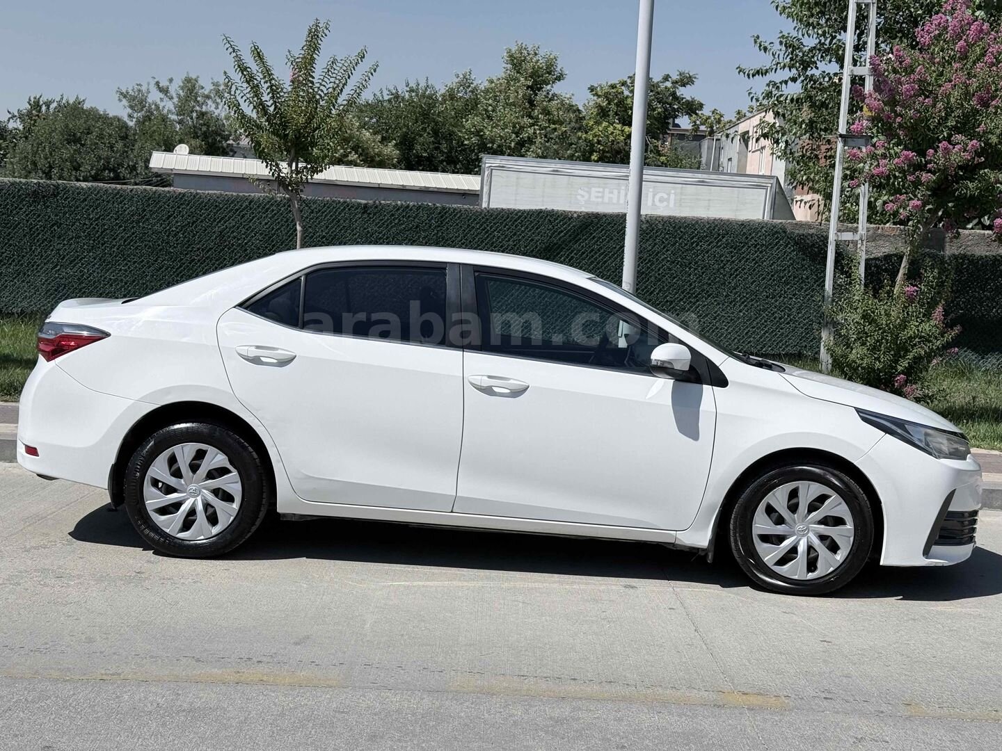 Galeriden Toyota Corolla 1.4 D-4D Touch 2018 Model Batman 200.000 km Beyaz 3