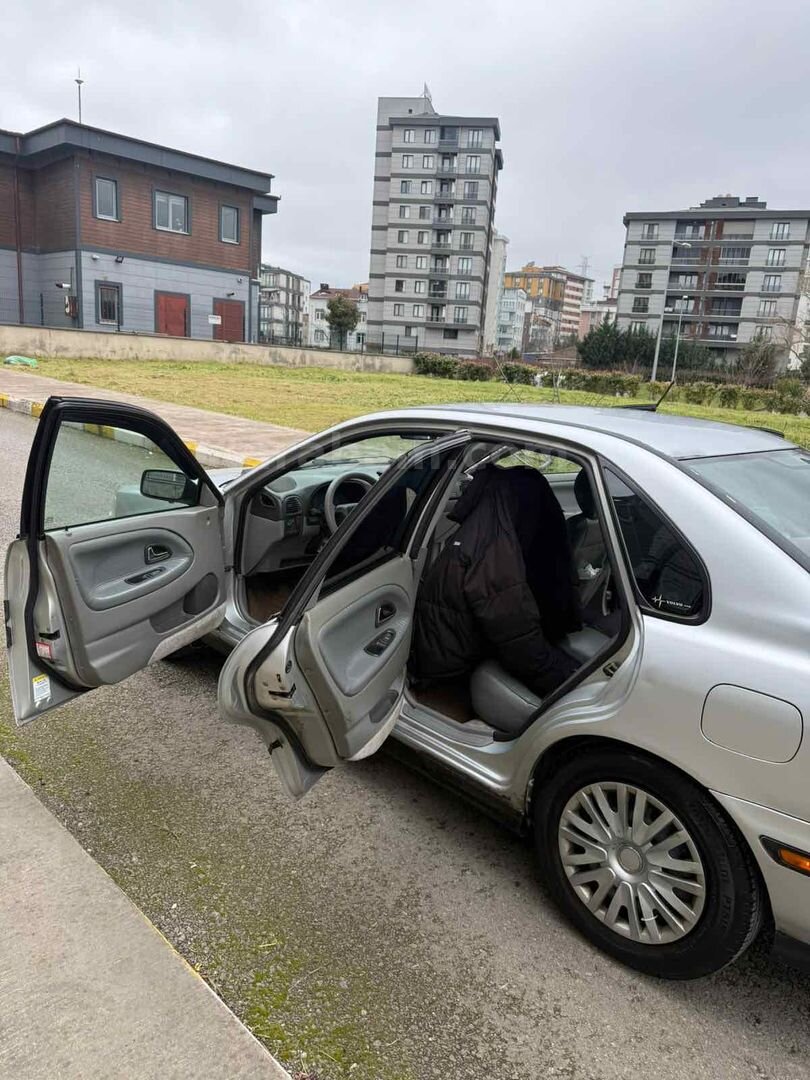 Sahibinden Volvo S40 1.6 2000 Model İstanbul 289.000 km Gri (Gümüş) 5