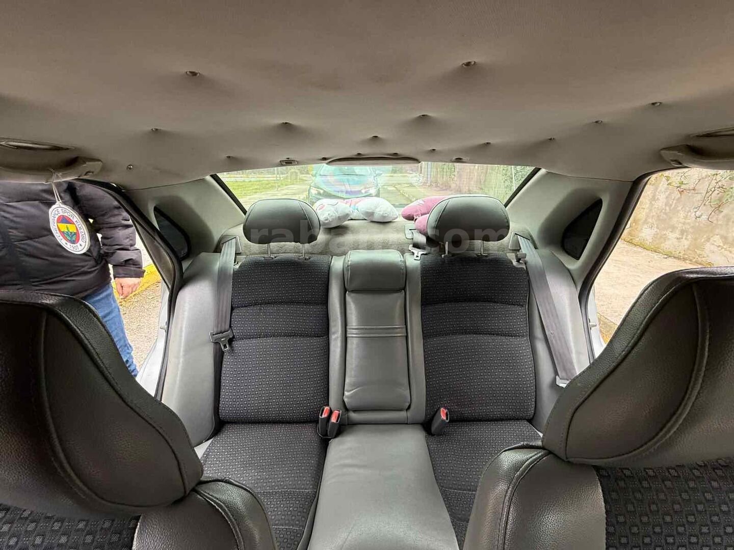 Sahibinden Volvo S40 1.6 2000 Model İstanbul 289.000 km Gri (Gümüş) 3