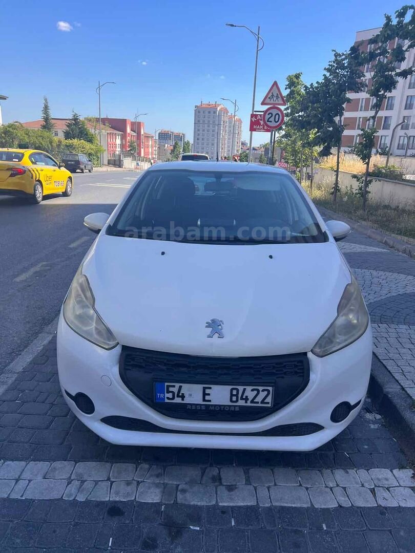 Sahibinden Peugeot 208 1.0 VTi Access 2014 Model İstanbul 182.000 km Beyaz 5
