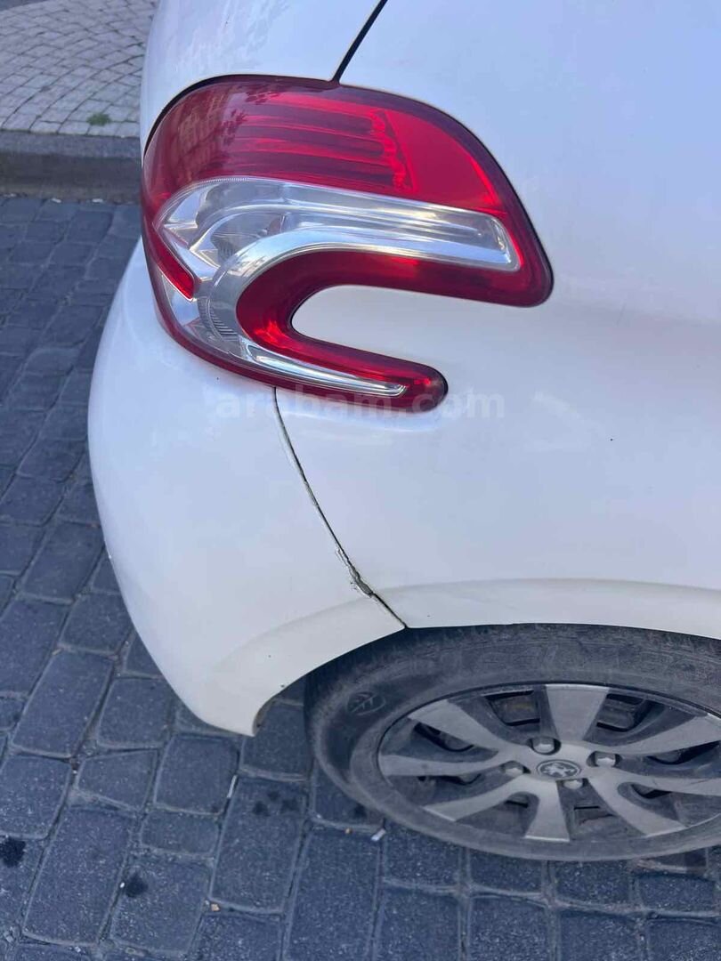 Sahibinden Peugeot 208 1.0 VTi Access 2014 Model İstanbul 182.000 km Beyaz 7