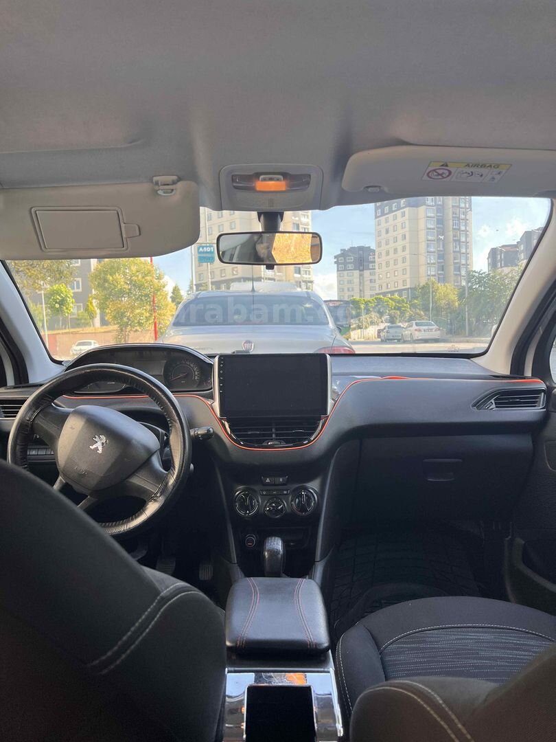 Sahibinden Peugeot 208 1.0 VTi Access 2014 Model İstanbul 182.000 km Beyaz 2