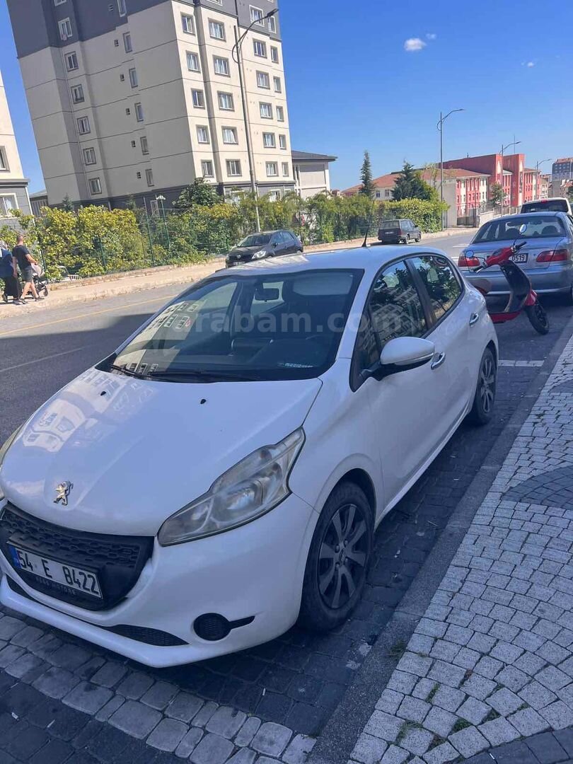 Sahibinden Peugeot 208 1.0 VTi Access 2014 Model İstanbul 182.000 km Beyaz 4