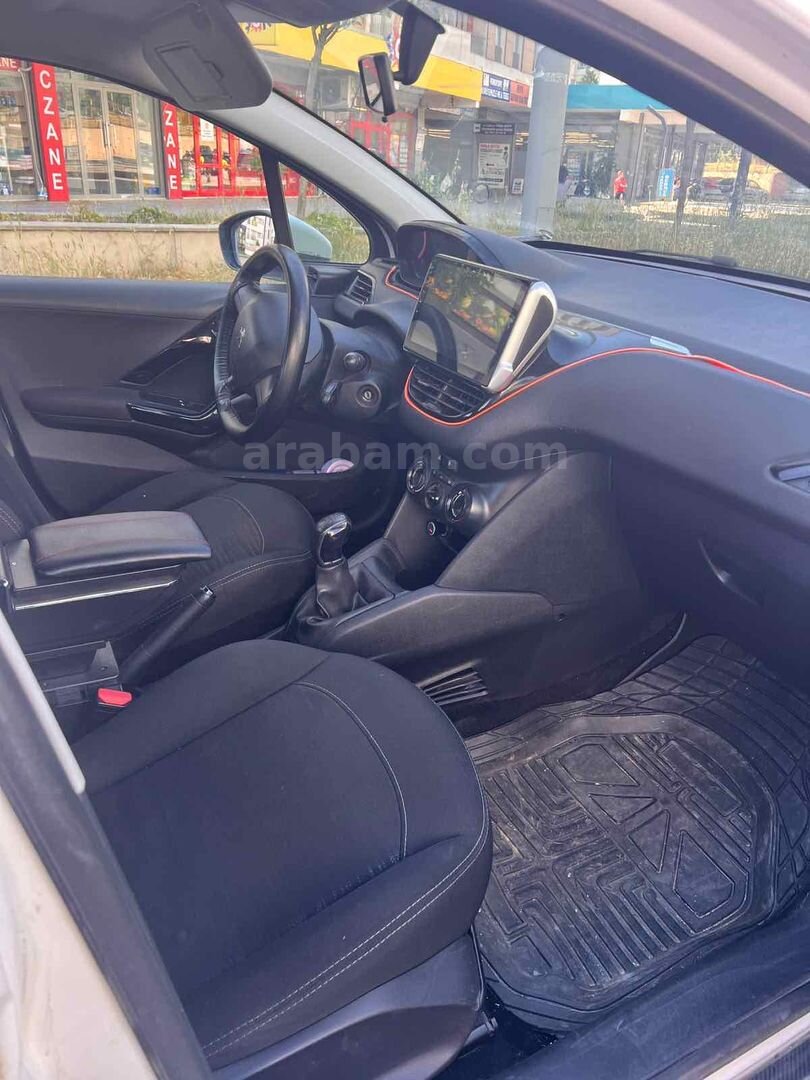 Sahibinden Peugeot 208 1.0 VTi Access 2014 Model İstanbul 182.000 km Beyaz 6