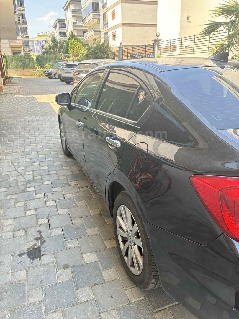 Sahibinden Honda Civic 1.6i VTEC Eco Elegance 2012 Model İzmir 218.000 km Siyah 5