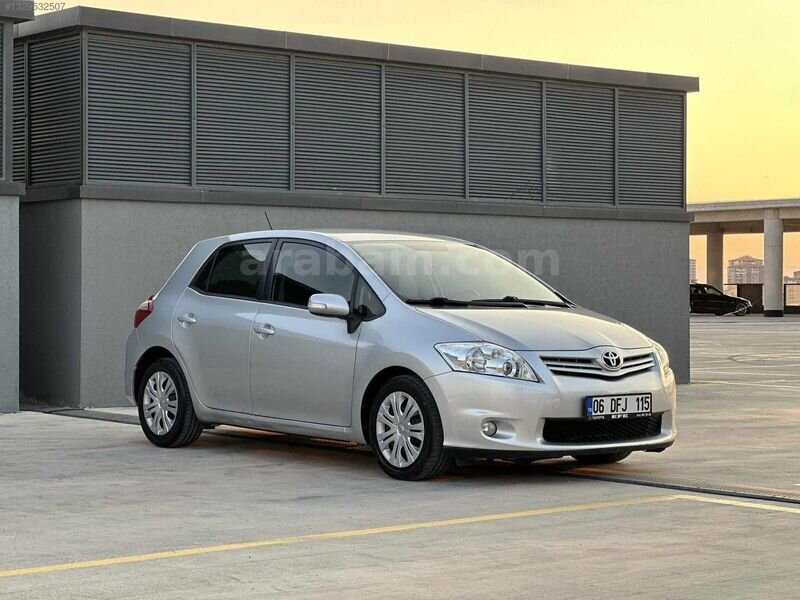 Galeriden Toyota Auris 1.4 D-4D Comfort Extra 2010 Model Ankara 149.000 km Gri