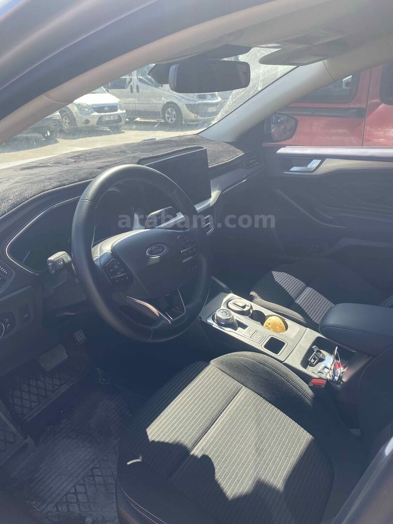 Sahibinden Ford Focus 1.5 EcoBlue Titanium Stil 2024 Model Mardin 21.000 km Gri (Gümüş) 3