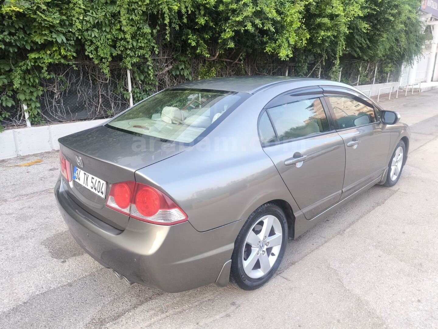 Galeriden Honda Civic 1.6i VTEC Dream 2008 Model Antalya 141.000 km Gri 3