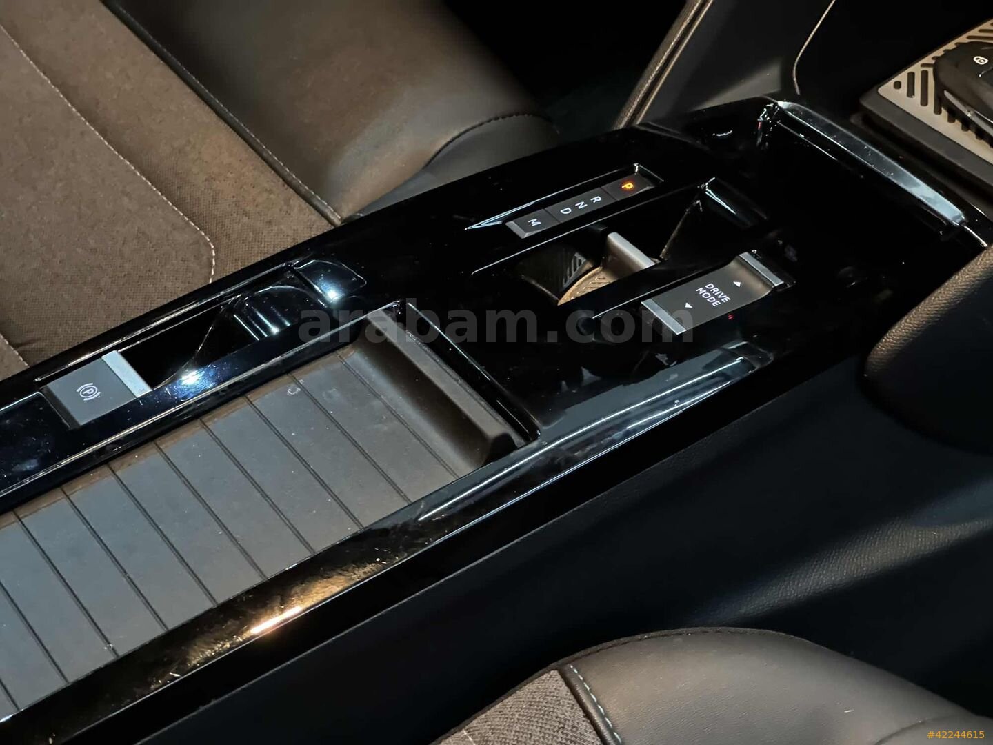 Galeriden Citroen C4 X 1.2 PureTech Feel Bold 2023 Model Ankara 71.000 km Siyah 6