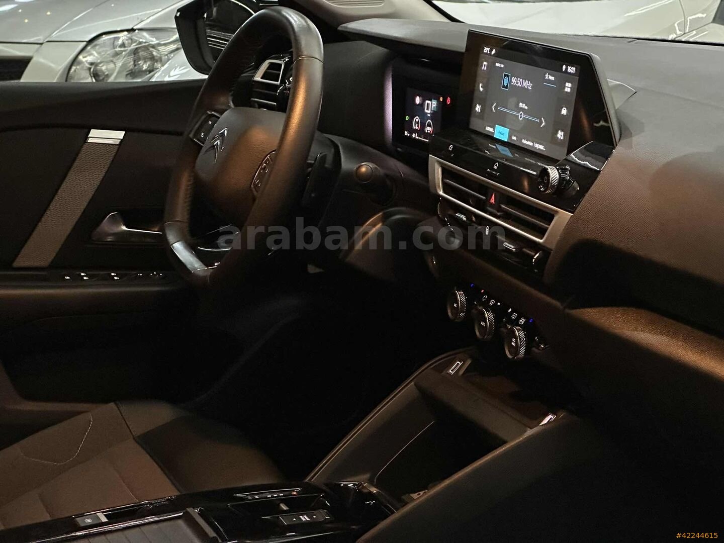 Galeriden Citroen C4 X 1.2 PureTech Feel Bold 2023 Model Ankara 71.000 km Siyah 3