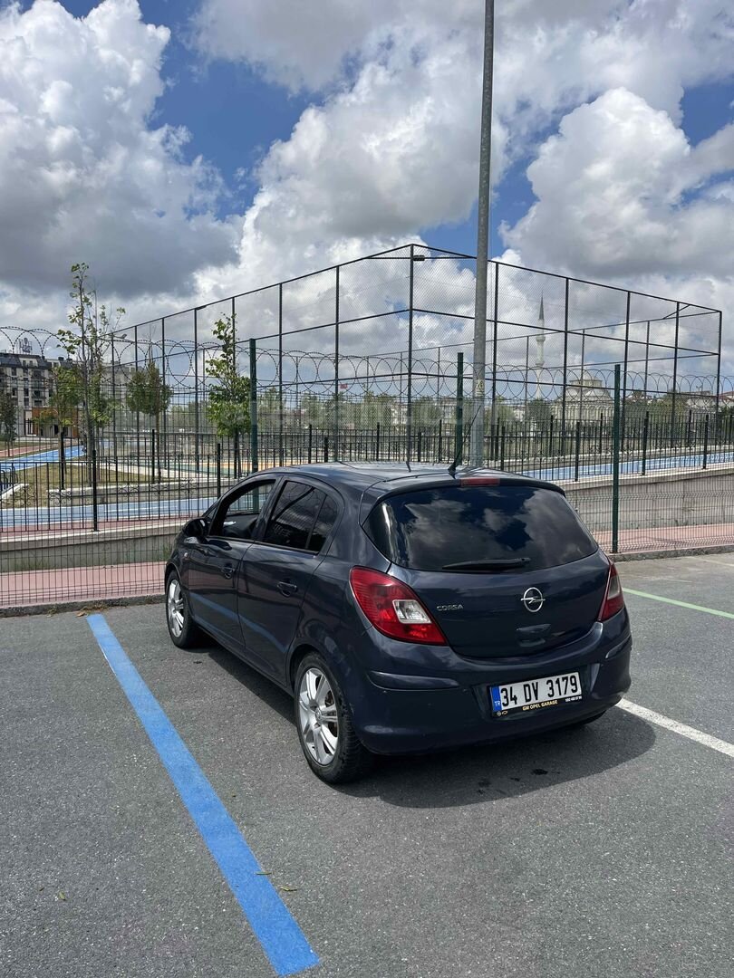 Sahibinden Opel Corsa 1.4 Twinport Enjoy 111 2010 Model İstanbul 204.000 km Mavi 2