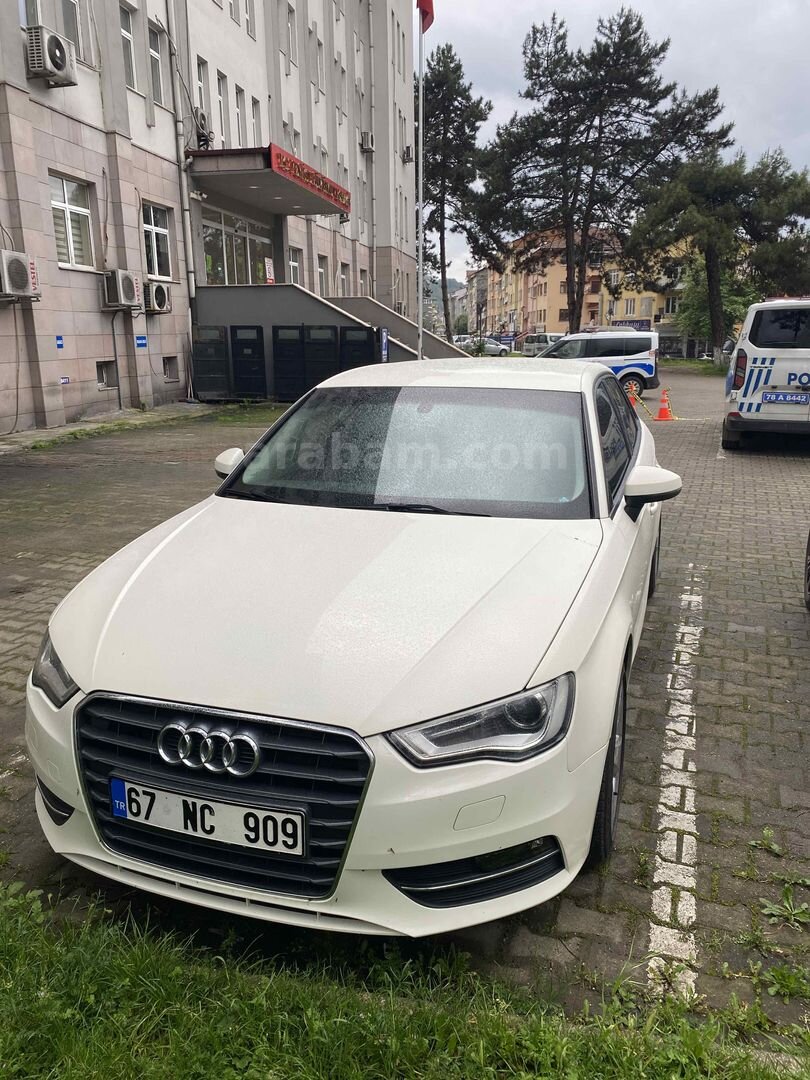 Sahibinden Audi A3 Sportback 1.6 TDI Ambition 2013 Model Karabük 186.000 km Bej 3