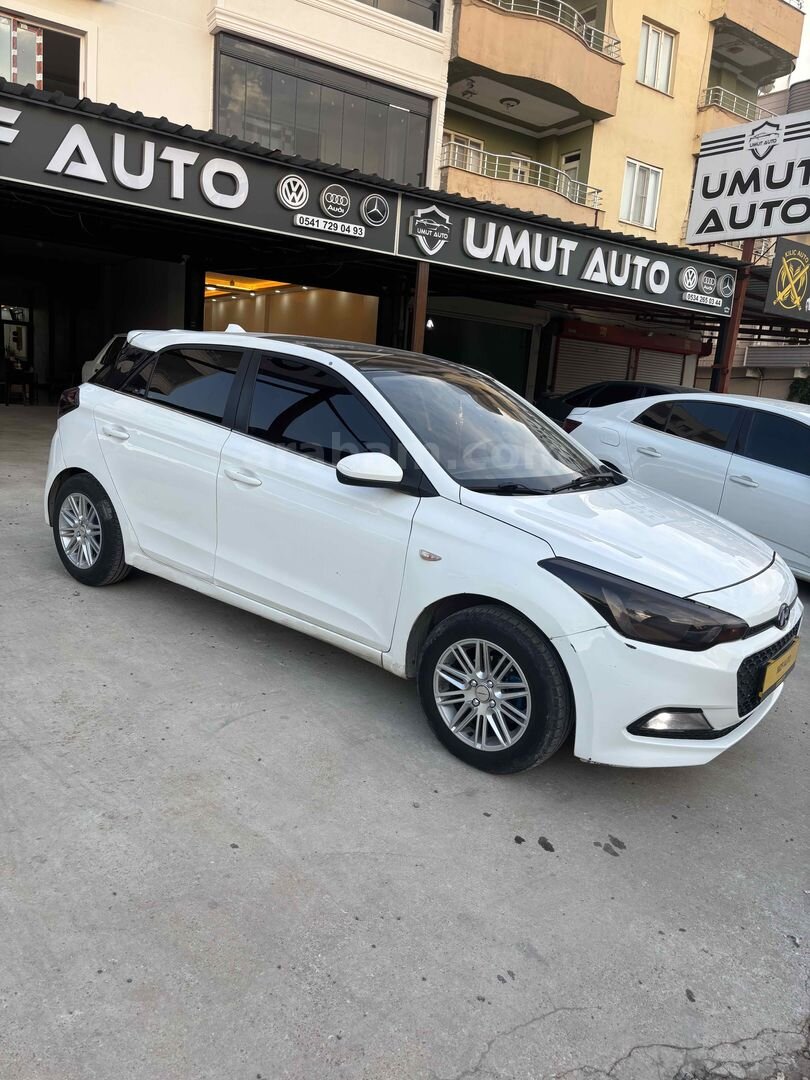 Sahibinden Hyundai i20 1.2 MPI Jump 2015 Model Şanlıurfa 335.000 km Beyaz 3