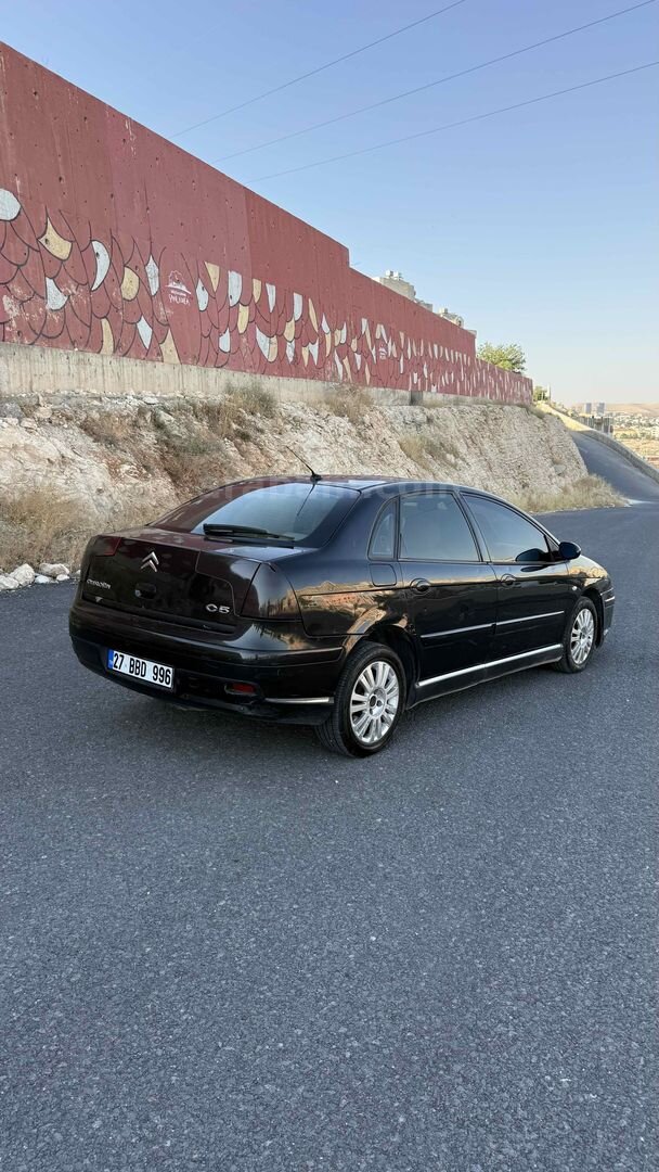 Galeriden Citroen C5 1.6 HDi SX 2006 Model Şanlıurfa 350.000 km Siyah 4