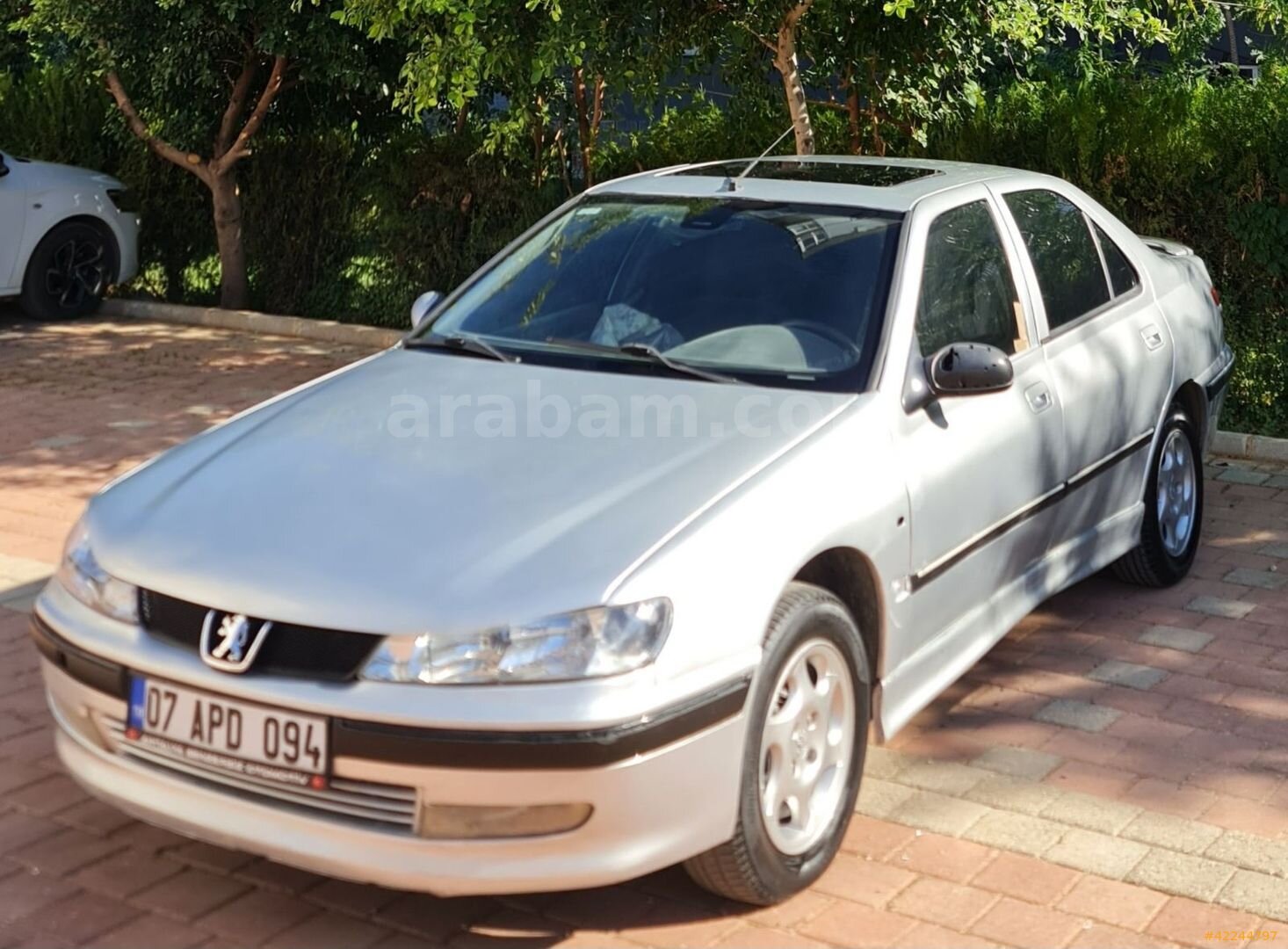 Galeriden Peugeot 406 2.0 HDi ST 2000 Model Antalya 385.000 km Gri 2