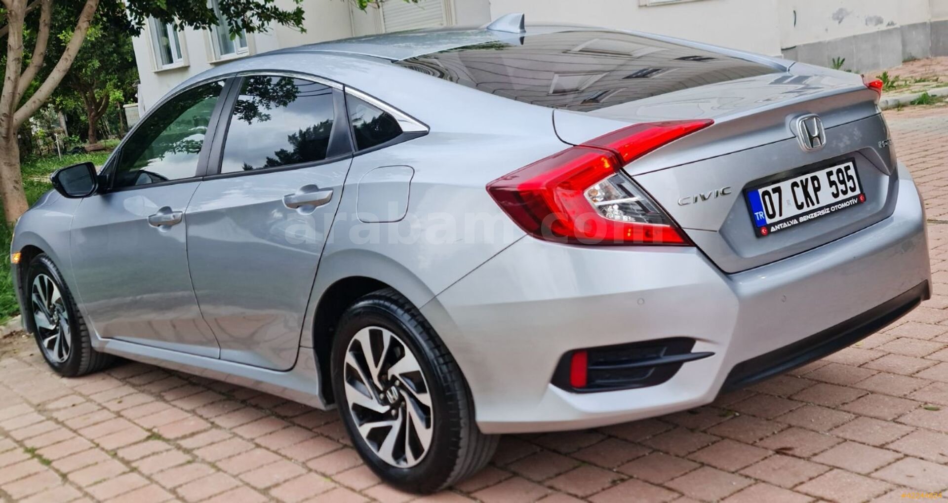 Galeriden Honda Civic 1.6i DTEC Elegance 2018 Model Antalya 123.000 km Gri 6
