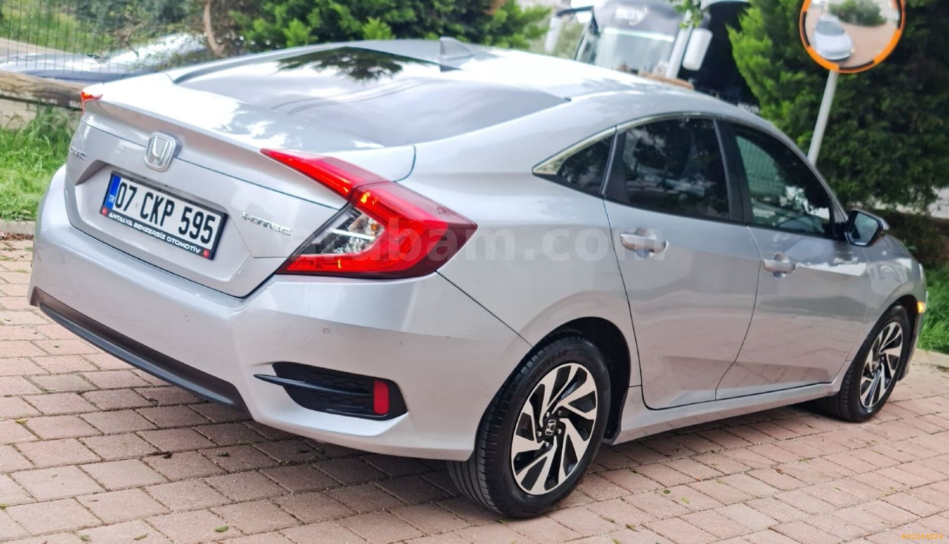 Galeriden Honda Civic 1.6i DTEC Elegance 2018 Model Antalya 123.000 km Gri 4