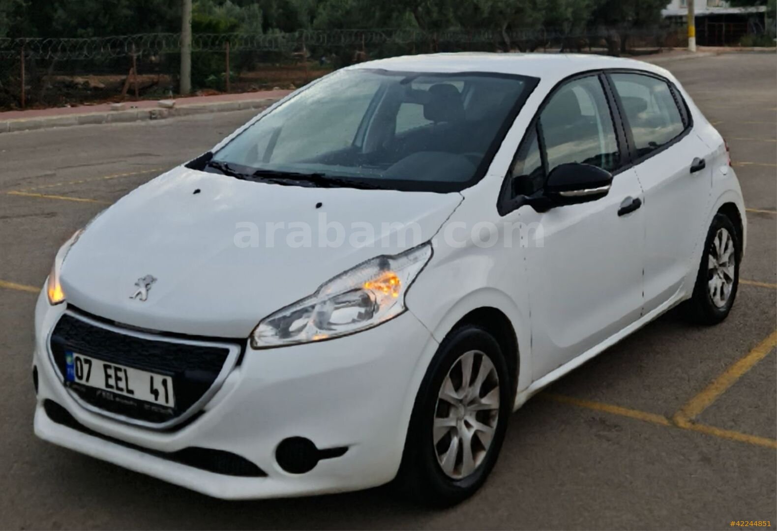 Galeriden Peugeot 208 1.0 VTi Access 2013 Model Antalya 67.700 km Beyaz 2