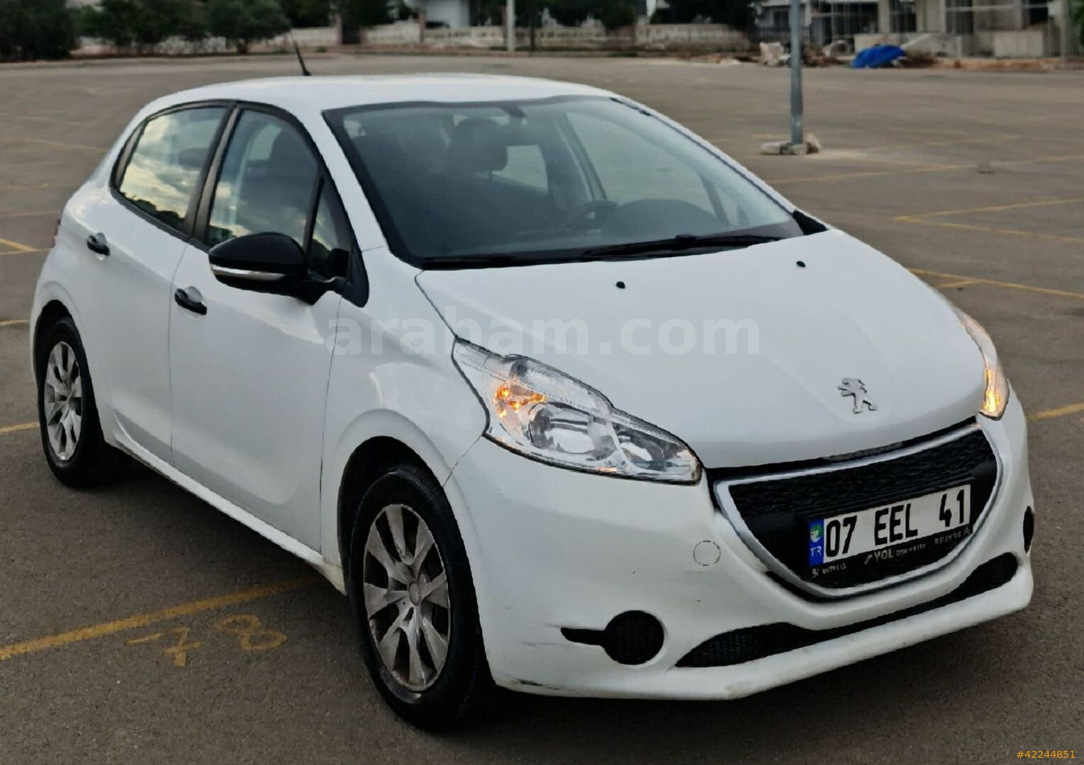 Galeriden Peugeot 208 1.0 VTi Access 2013 Model Antalya 67.700 km Beyaz 3