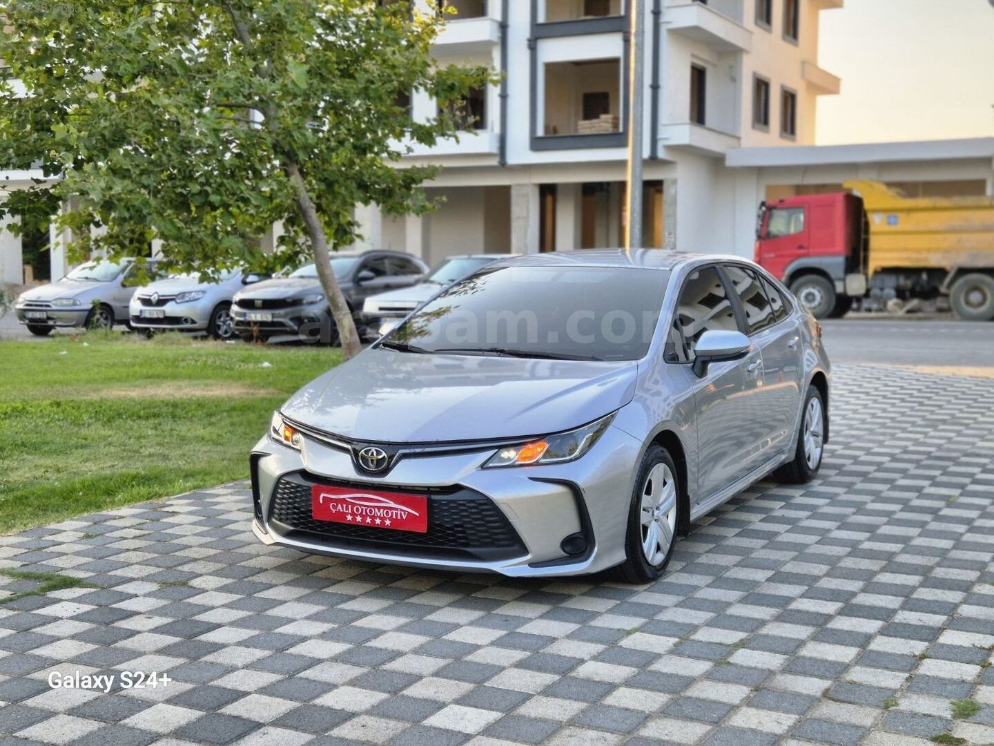 Galeriden Toyota Corolla 1.5 Vision 2024 Model Balıkesir 27.000 km Gri 1