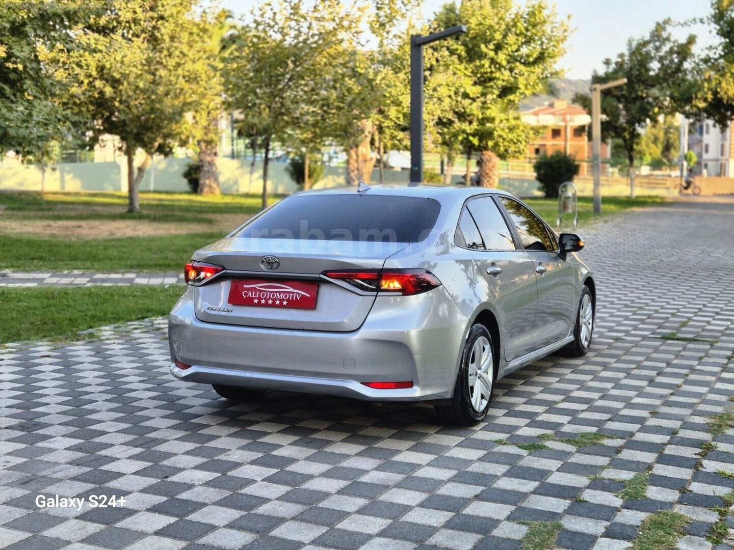Galeriden Toyota Corolla 1.5 Vision 2024 Model Balıkesir 27.000 km Gri 4