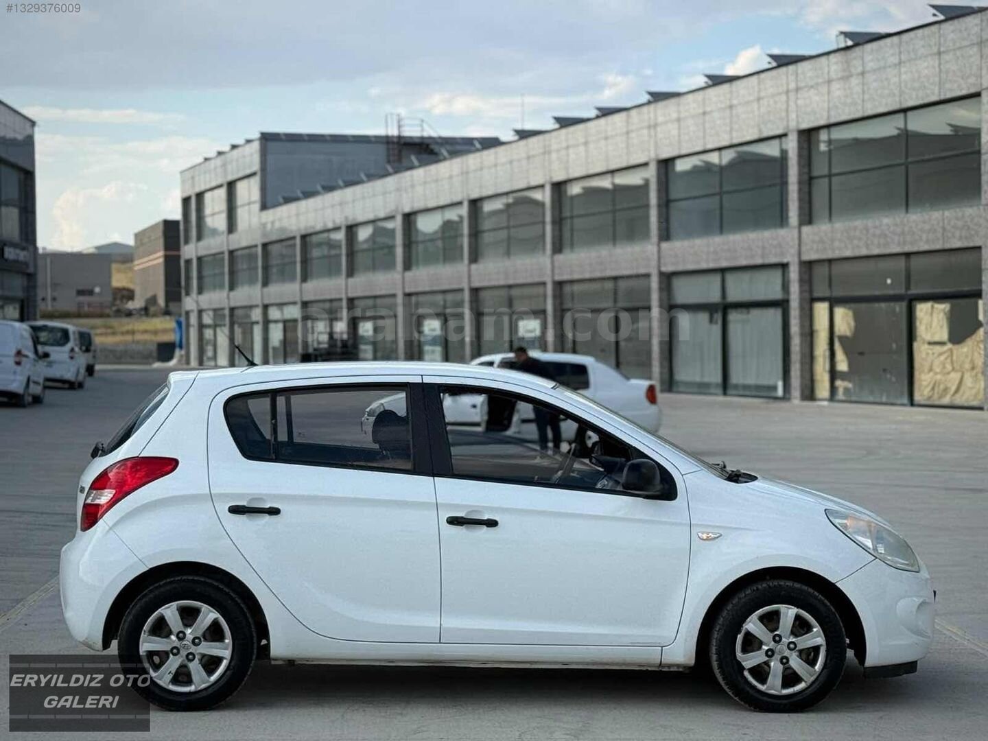 Galeriden Hyundai i20 1.2 MPI Team 2011 Model Ankara 139.000 km Beyaz 7