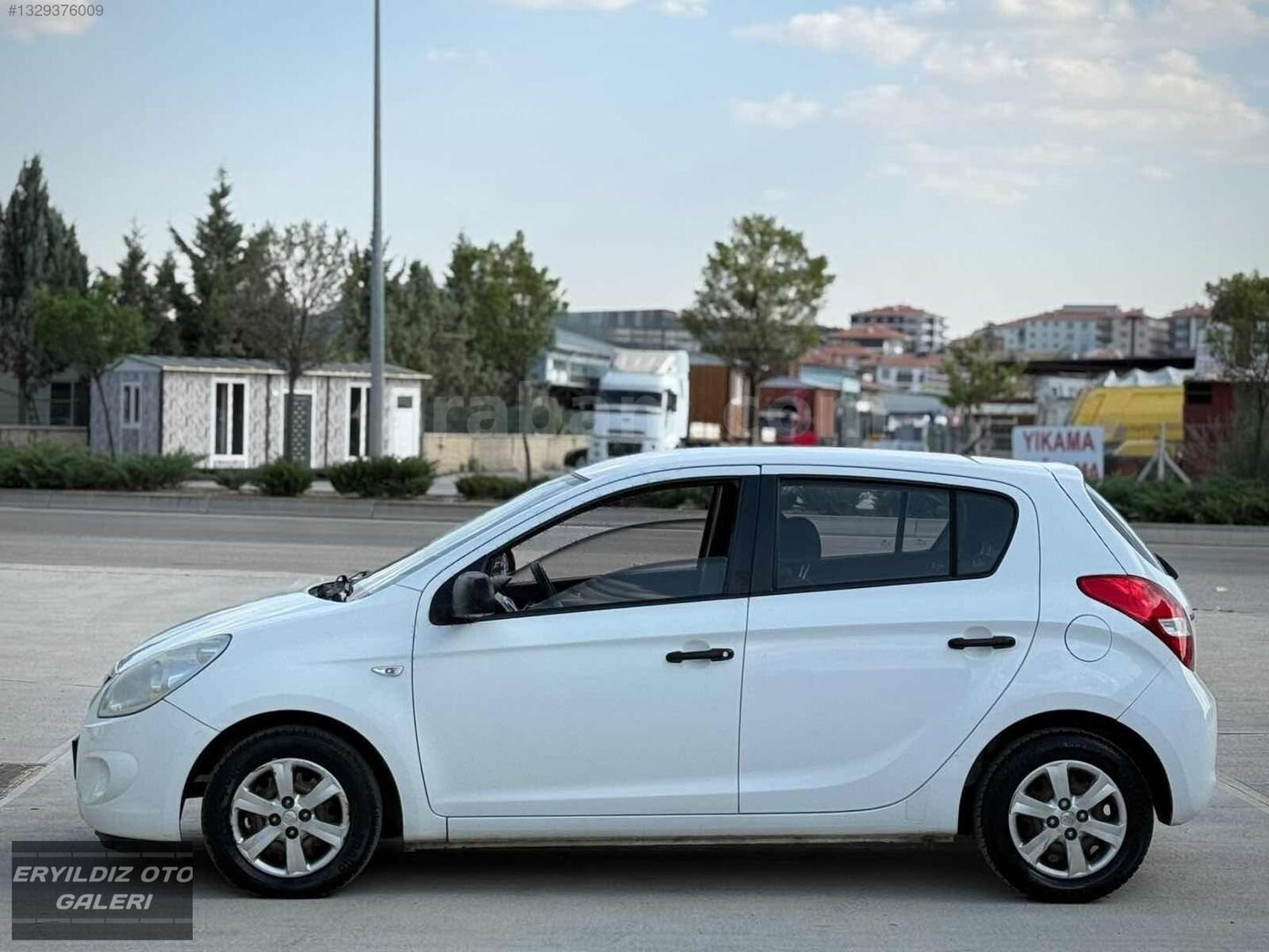Galeriden Hyundai i20 1.2 MPI Team 2011 Model Ankara 139.000 km Beyaz 3