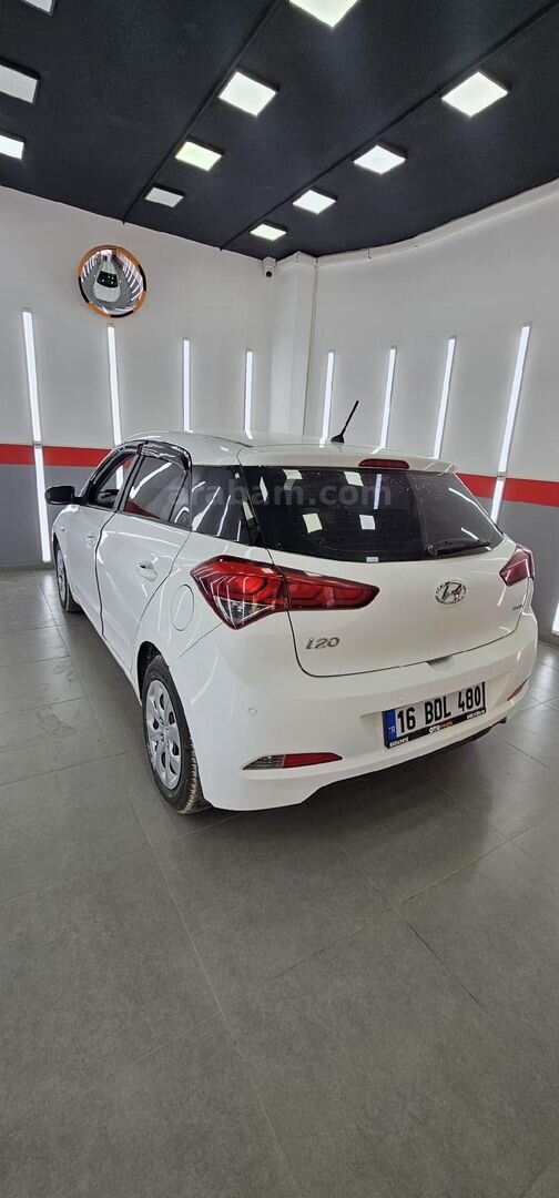 Sahibinden Hyundai i20 1.4 CRDi Jump 2016 Model Iğdır 185.000 km Beyaz 4