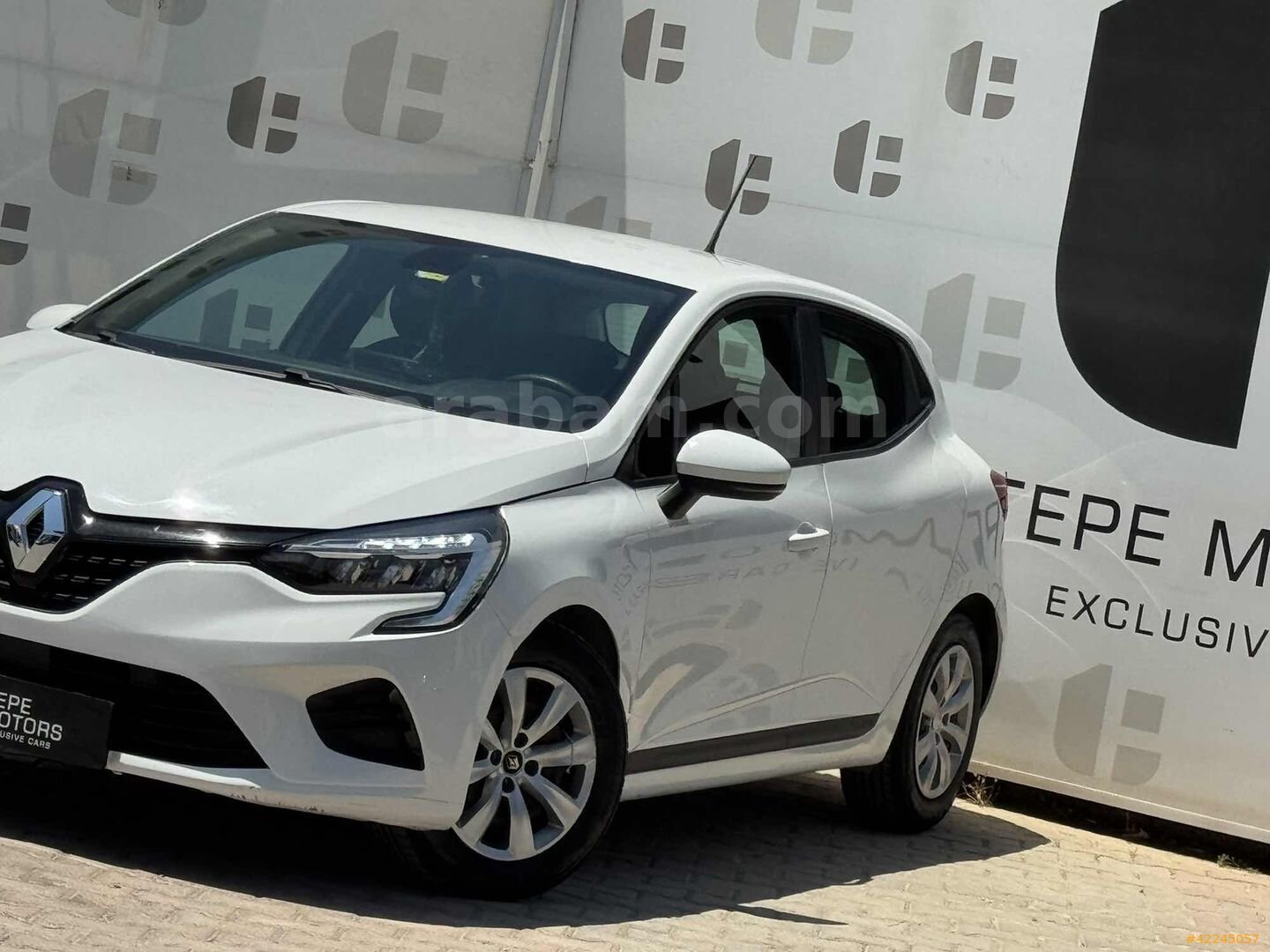 Galeriden Renault Clio 1.0 TCe Joy 2021 Model İzmir 99.000 km Beyaz 7