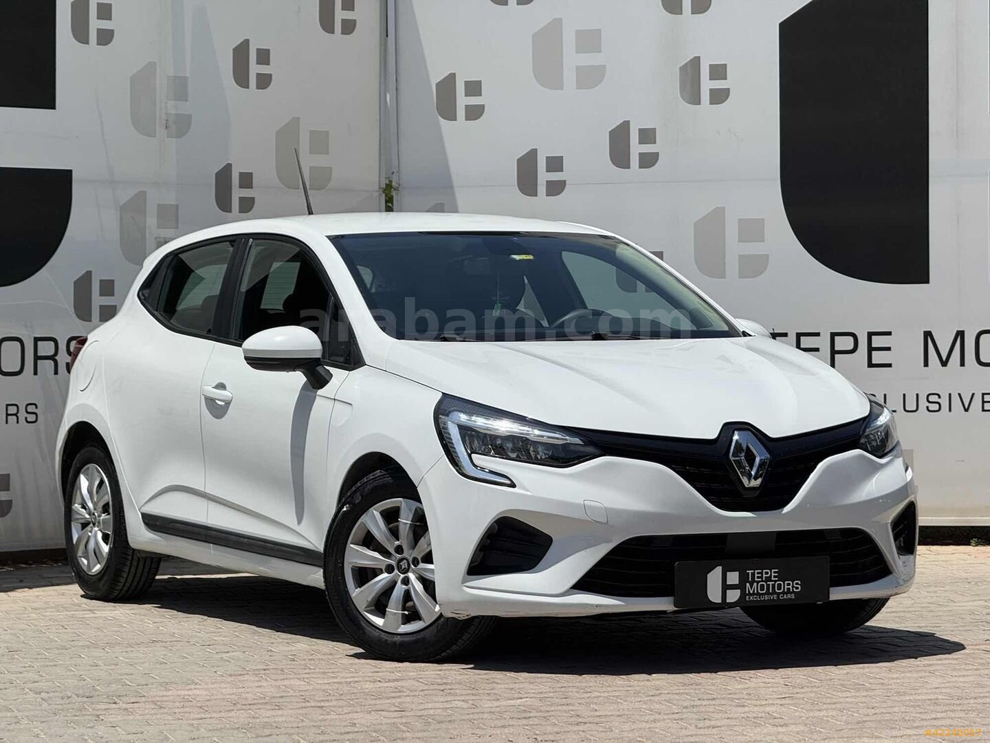 Galeriden Renault Clio 1.0 TCe Joy 2021 Model İzmir 99.000 km Beyaz 1