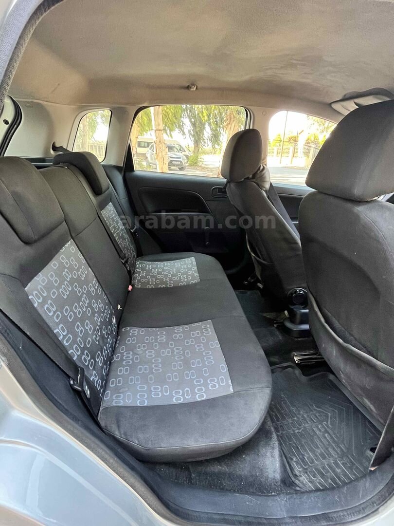 Sahibinden Ford Fiesta 1.4 TDCi Comfort 2005 Model Hatay 271.000 km Gri (Gümüş) 4