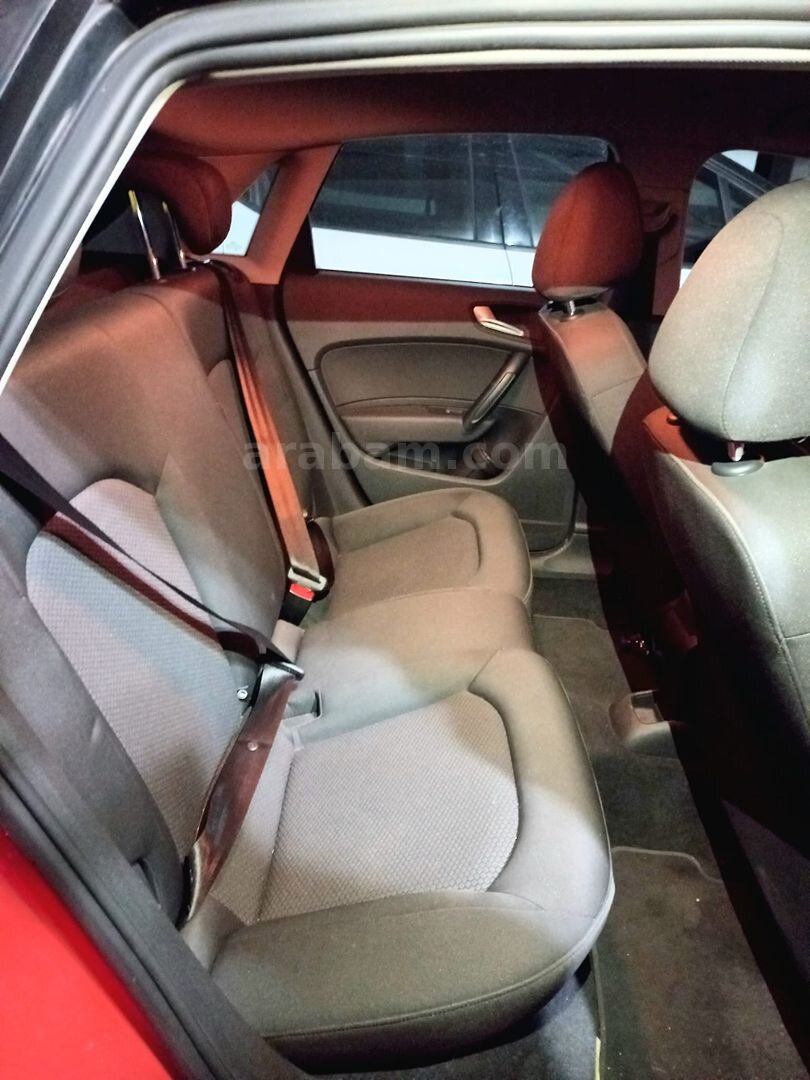 Sahibinden Audi A1 1.6 TDI Sport 2015 Model Eskişehir 127.700 km Kırmızı 4