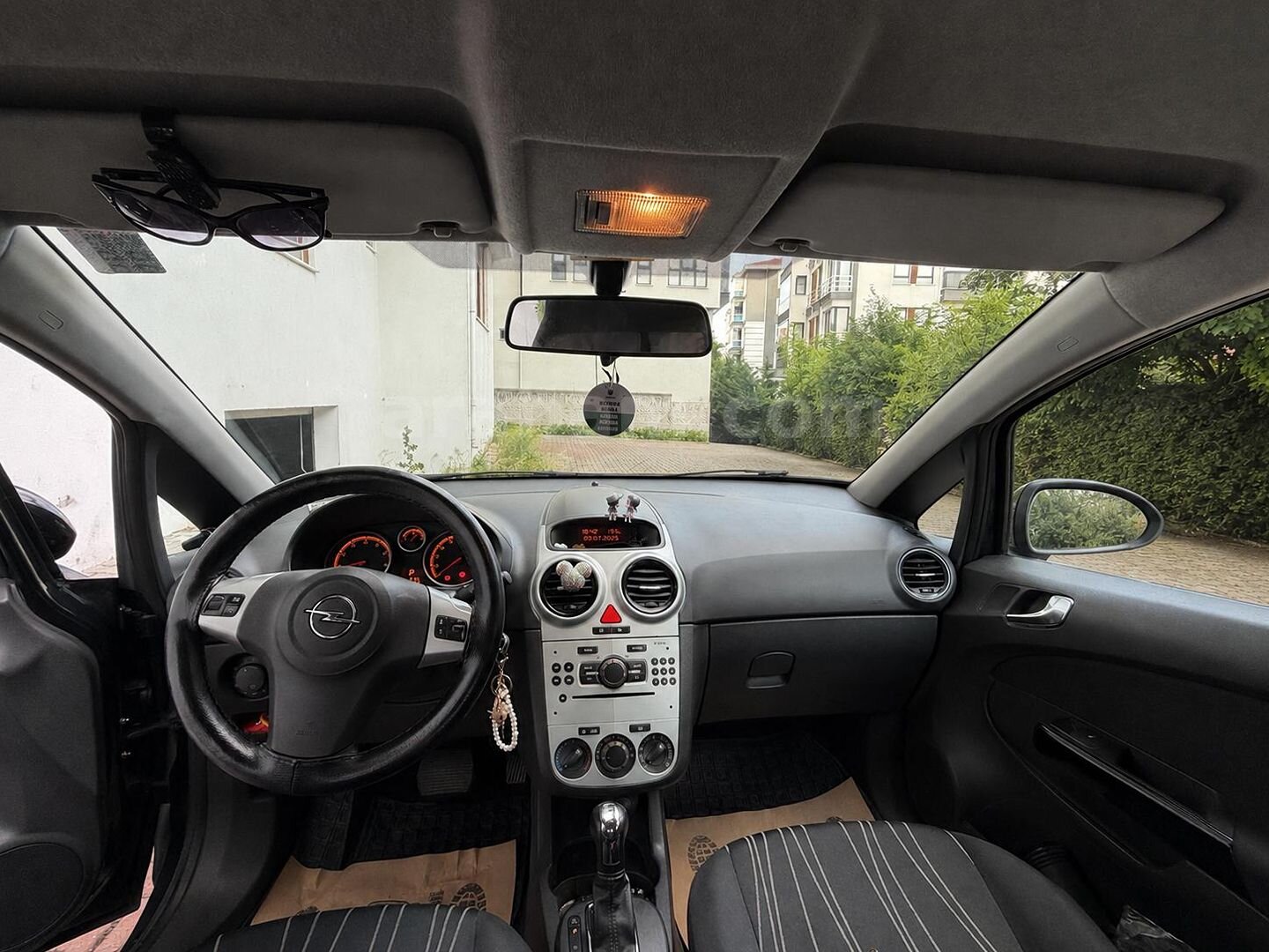 Sahibinden Opel Corsa 1.4 Twinport Enjoy 111 2010 Model Ankara 170.000 km Siyah 6