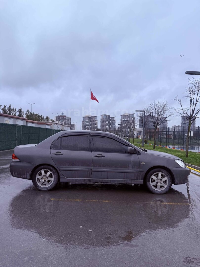 Sahibinden Mitsubishi Lancer 1.6 Invite 2006 Model İstanbul 323.000 km Füme 2