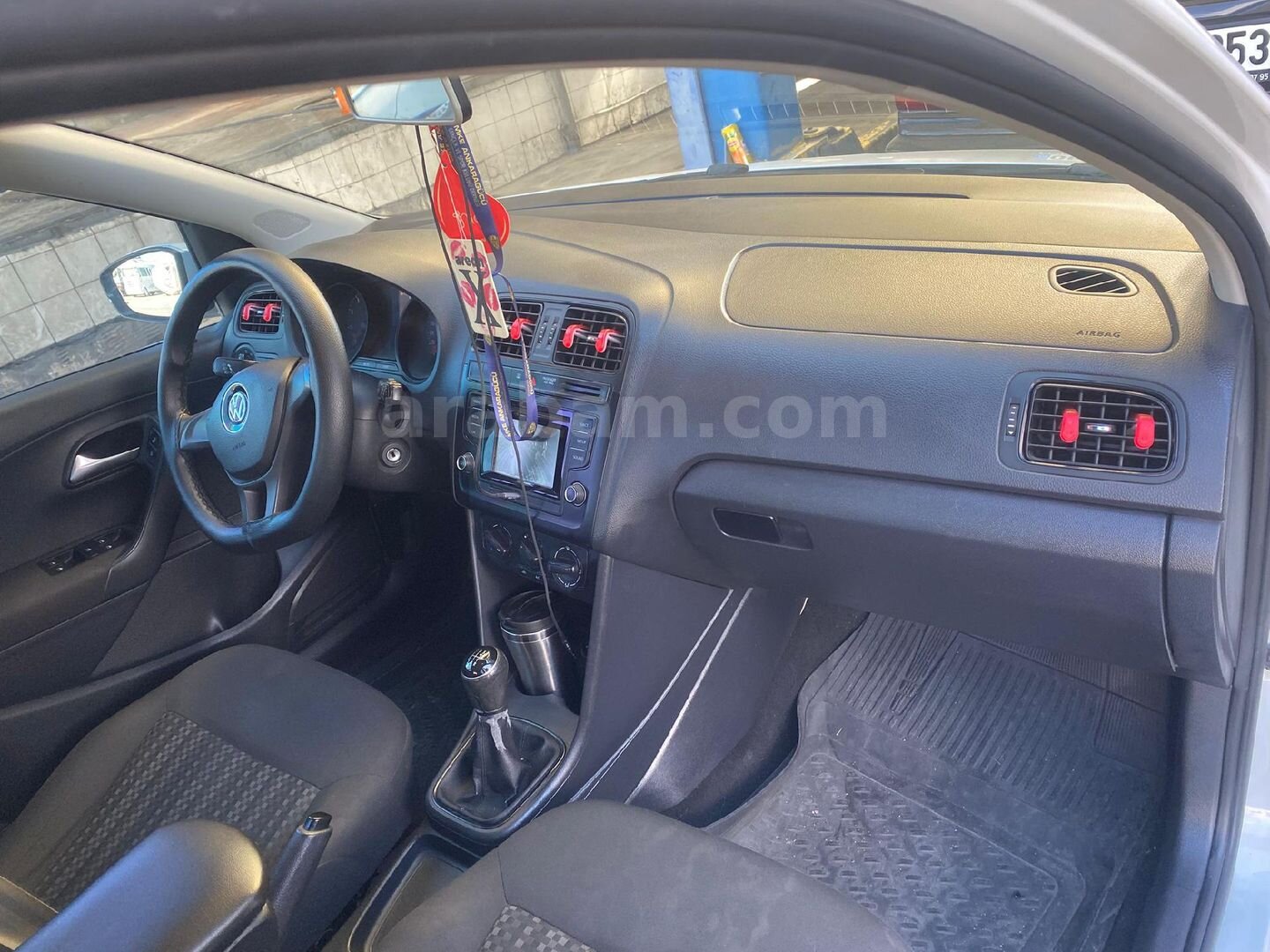Sahibinden Volkswagen Polo 1.0 Trendline 2015 Model Ankara 215.000 km Beyaz 6