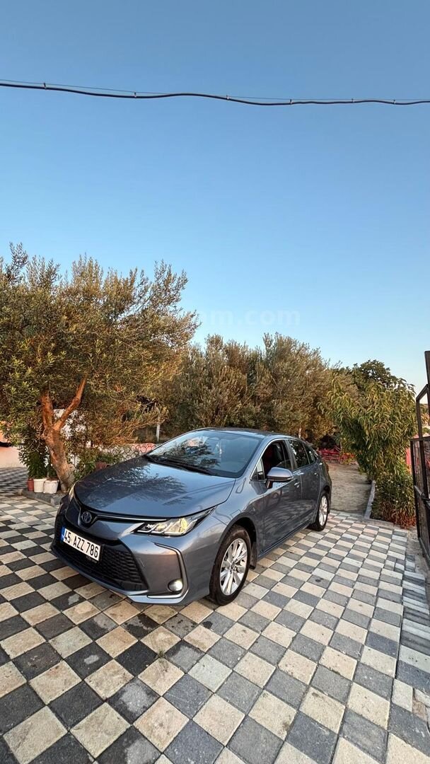 Sahibinden Toyota Corolla 1.8 Hybrid Dream 2024 Model Manisa 36.500 km Mavi 1