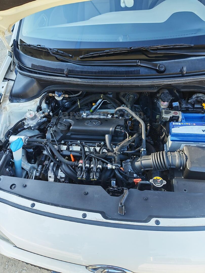Sahibinden Hyundai i20 1.4 MPI Style 2016 Model Elazığ 60.000 km Beyaz 3